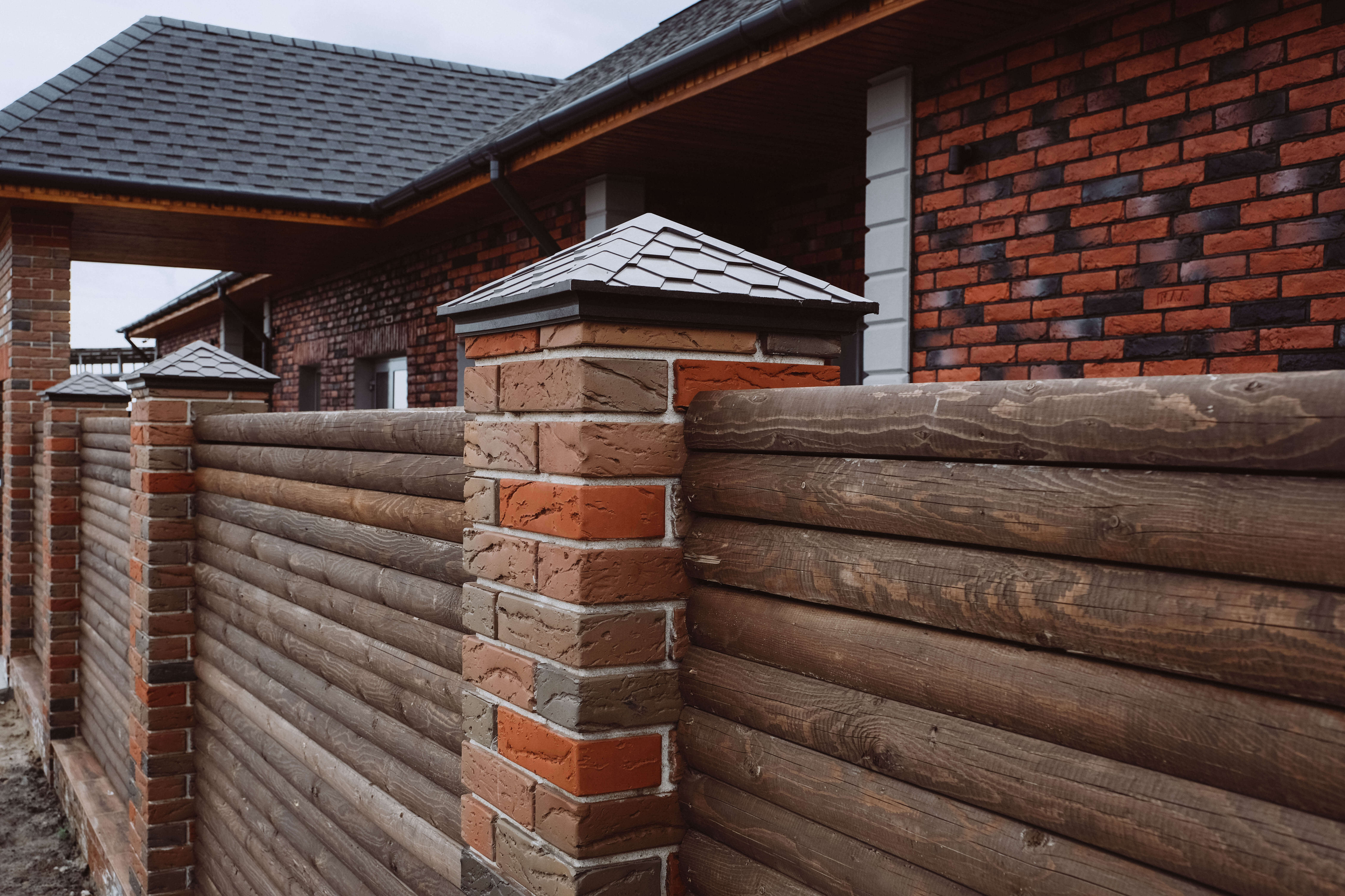 Колпак Zking Эверест Коричневый на столб 1.5х1.5 кирпича (390х390мм) в Пскове фото