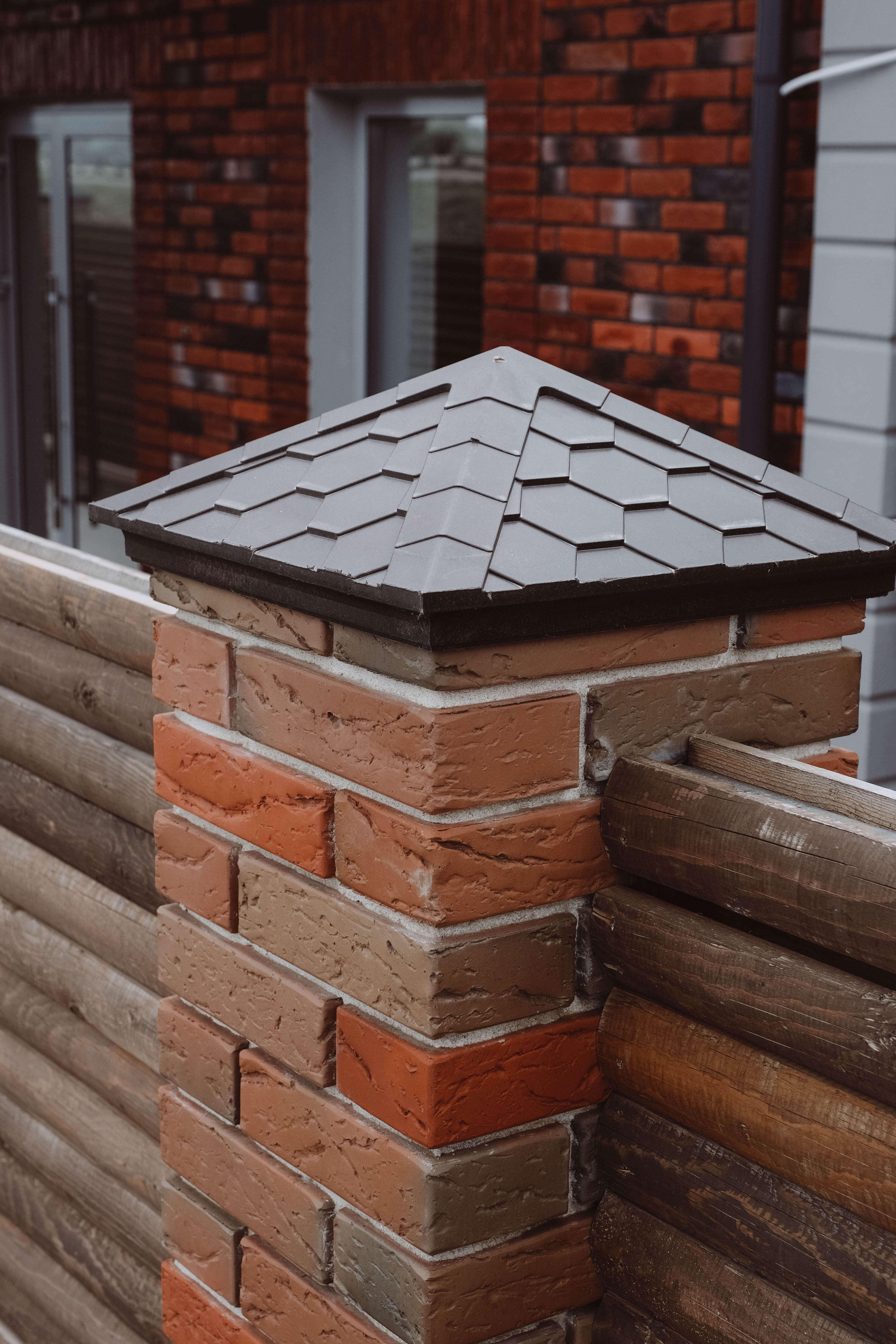 Колпак Zking Эверест Коричневый на столб 1.5х1.5 кирпича (390х390мм) в Пскове фото