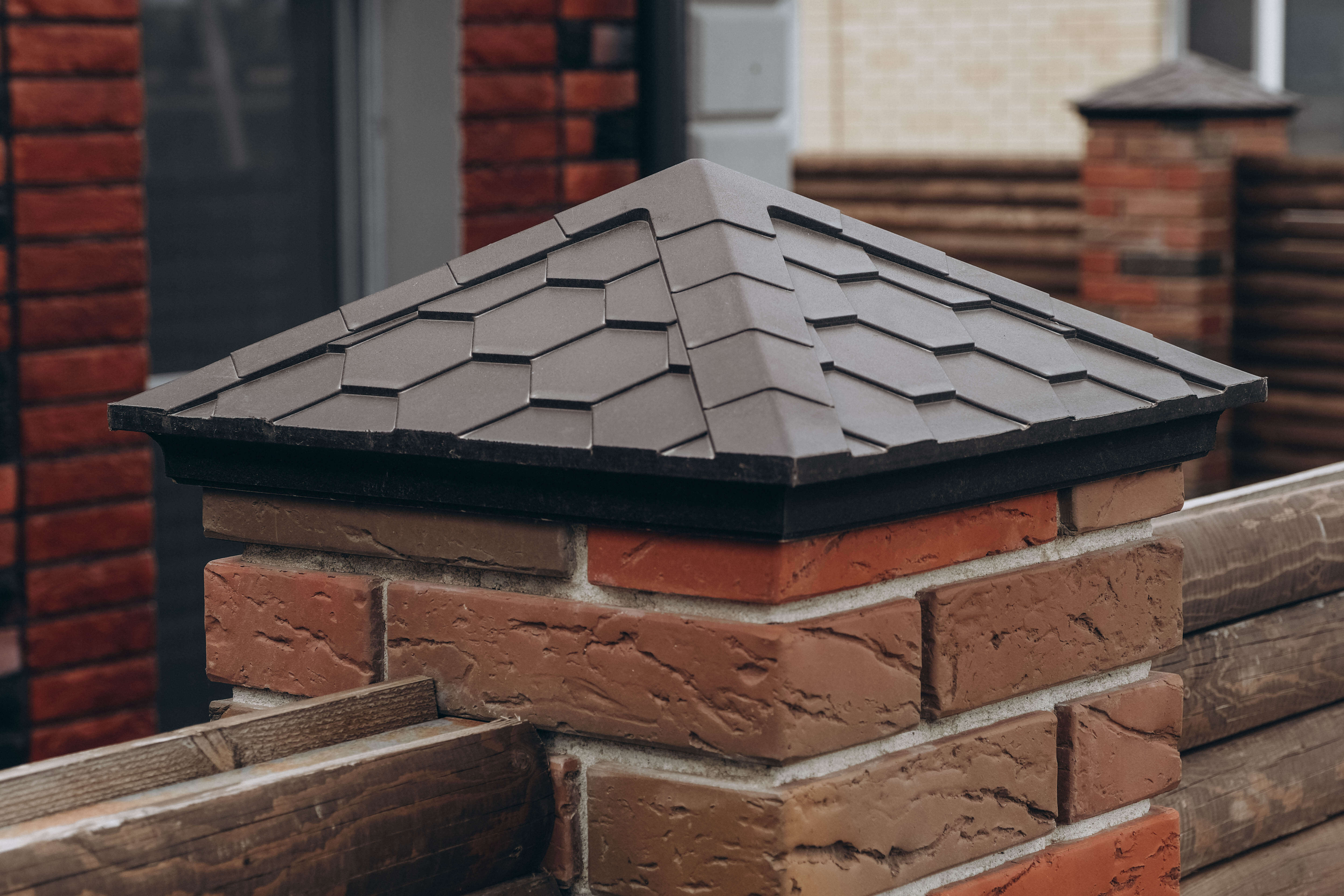 Колпак Zking Эверест Коричневый на столб 1.5х1.5 кирпича (390х390мм) в Пскове фото